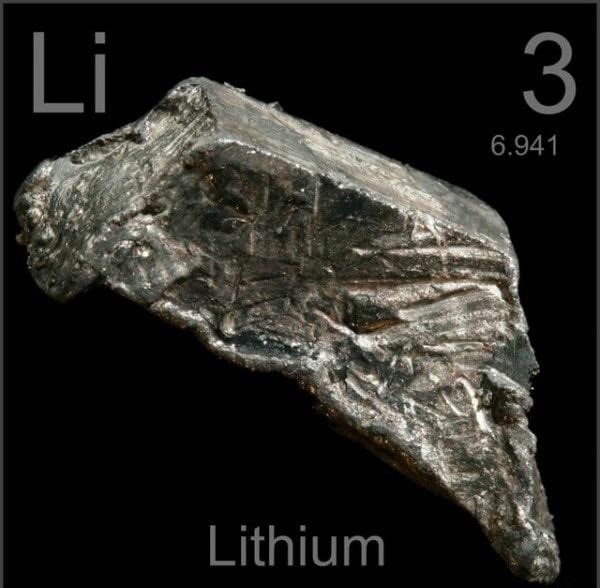 Liti (Li) là loại kim loại nhẹ nhất.