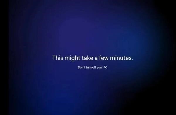 Việc thực hiện những thay đổi trên Windows 11 sẽ mất vài phút.