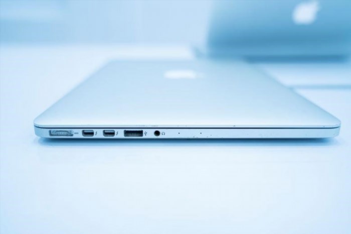 MacBook Pro cực sang trọng là một dòng sản phẩm laptop cao cấp của Apple, với thiết kế chất liệu và hoàn thiện tinh tế, mang đến vẻ đẹp và đẳng cấp đáng ngưỡng mộ.