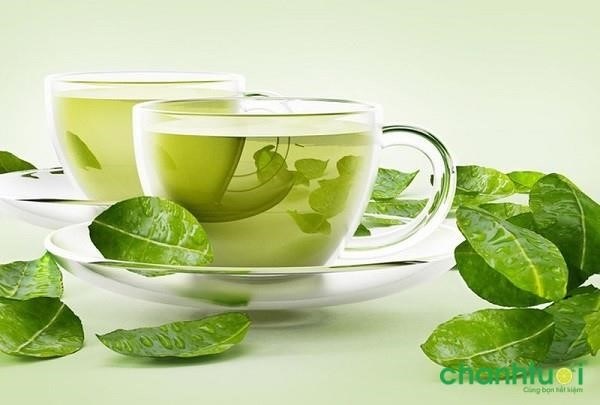 Trà xanh là một loại trà được chế biến từ lá trà tươi, có màu xanh đặc trưng và hương thơm nhẹ nhàng. Trà xanh nổi tiếng với công dụng tốt cho sức khỏe, giúp giảm cân, tăng cường hệ miễn dịch và bảo vệ tim mạch.